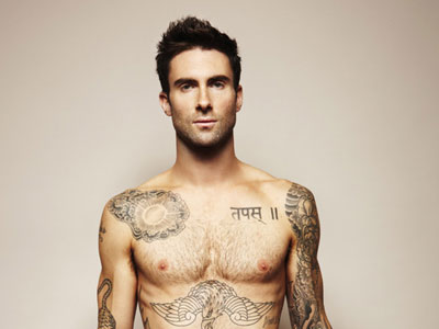 Γυμνός ο Adam Levine